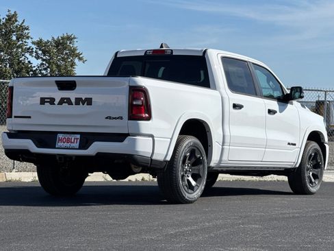 New 2026 RAM 1500 4x4 Crew Cab image 3