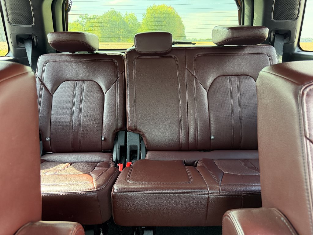 Used 2024 Ford Expedition Limited AWD/4WD image 22