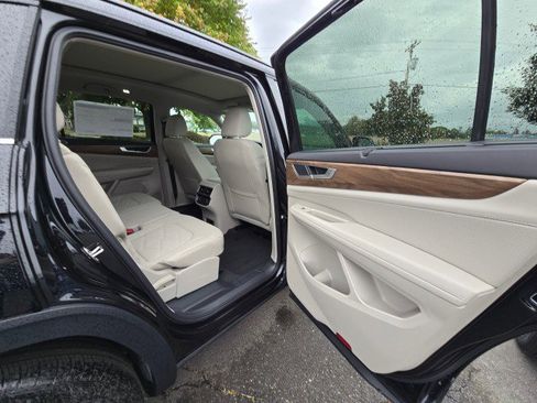 New 2026 Volkswagen Atlas SE image 13