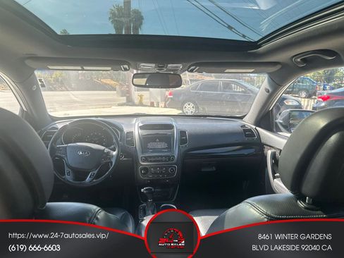 Used 2014 Kia Sorento SX w/ 3rd Row Package AWD/4WD image 17