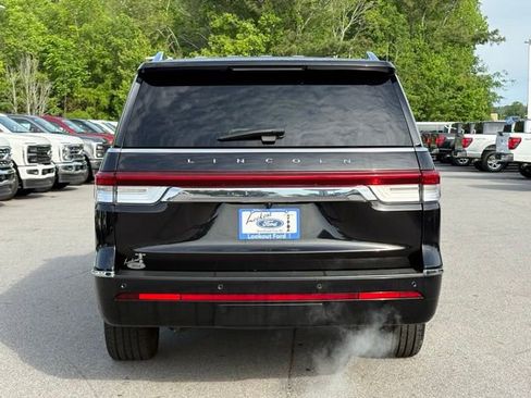 Used 2024 Lincoln Navigator L 4WD image 4