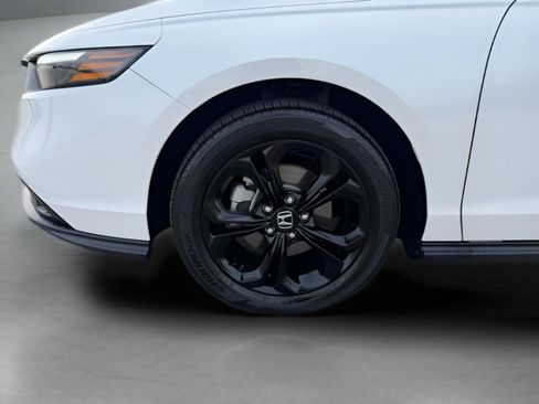 Used 2025 Honda Accord SE image 33
