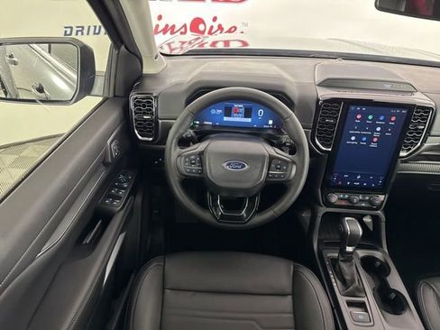 Used 2025 Ford Ranger Lariat w/ Trailer Tow Package image 13