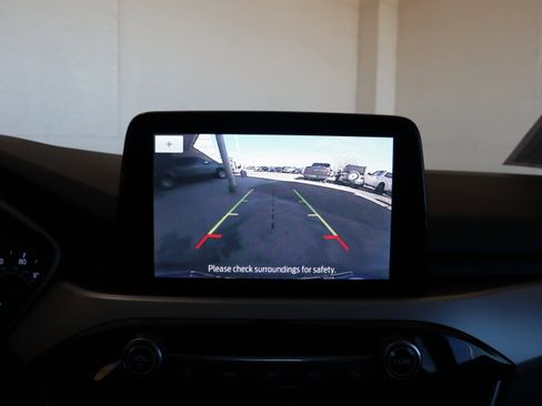 Used 2020 Ford Escape SE image 29