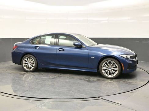 Used 2023 BMW 330e xDrive w/ Premium Package AWD/4WD image 8