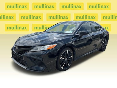 Used 2020 Toyota Camry XSE FWD image 6