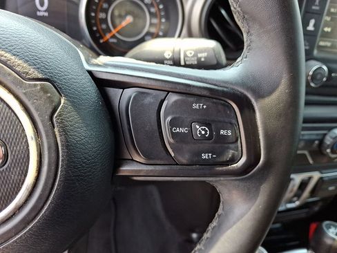 Used 2018 Jeep Wrangler Sport AWD/4WD image 22