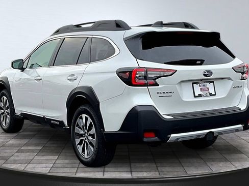 Used 2025 Subaru Outback Limited AWD/4WD image 4