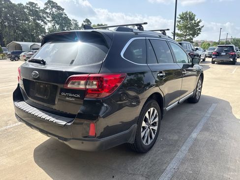 Used 2017 Subaru Outback 3.6R Touring w/ Popular Package #5A AWD/4WD image 4