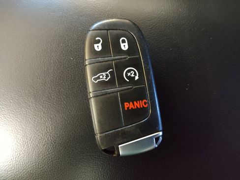 Used 2019 Jeep Grand Cherokee Limited w/ Luxury Group II AWD/4WD image 32