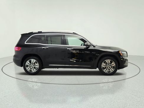 Used 2024 Mercedes-Benz GLB 250 image 4