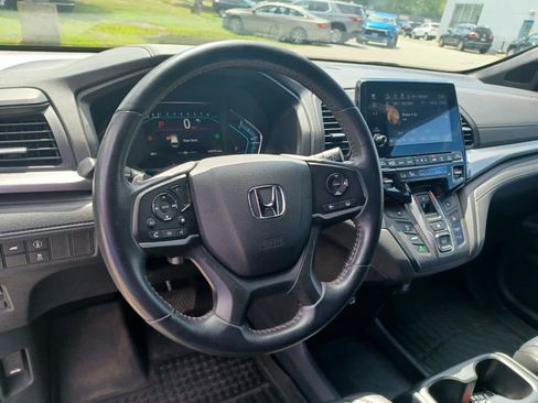 Used 2023 Honda Odyssey Sport image 10