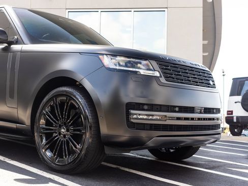 Used 2024 Land Rover Range Rover SE AWD/4WD image 6