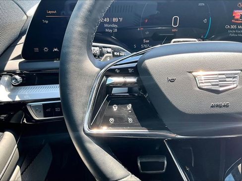 Certified 2025 Cadillac Optiq Sport 2 w/ LPO, Floor Liner Package AWD/4WD image 11