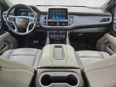 Used 2024 Chevrolet Suburban LT image 16