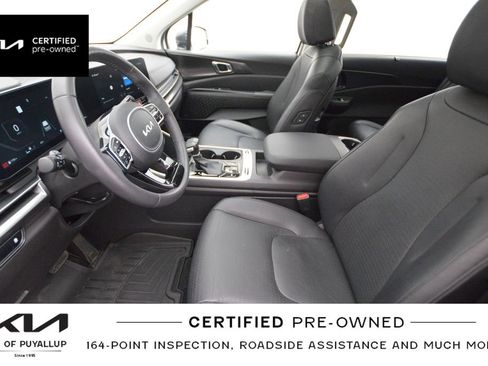 Used 2025 Kia Carnival SX Prestige image 11