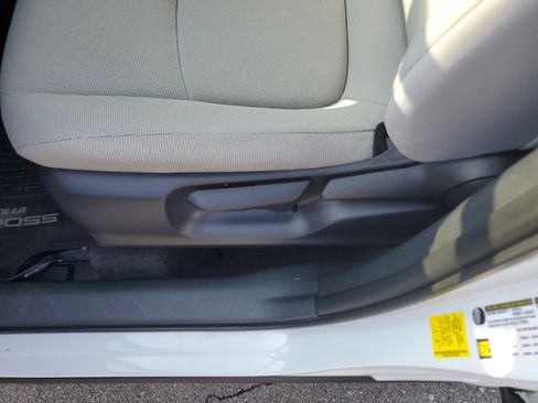 Certified 2024 Toyota Corolla Cross L AWD/4WD image 18