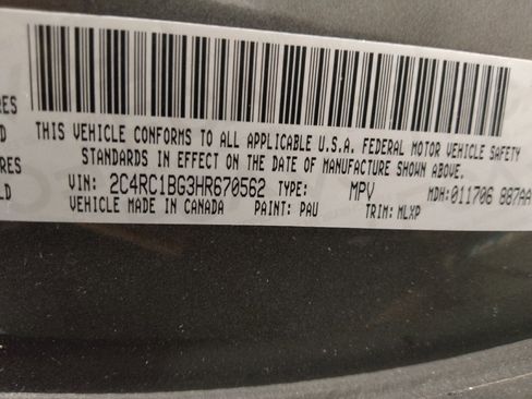 Used 2017 Chrysler Pacifica Touring-L FWD image 33