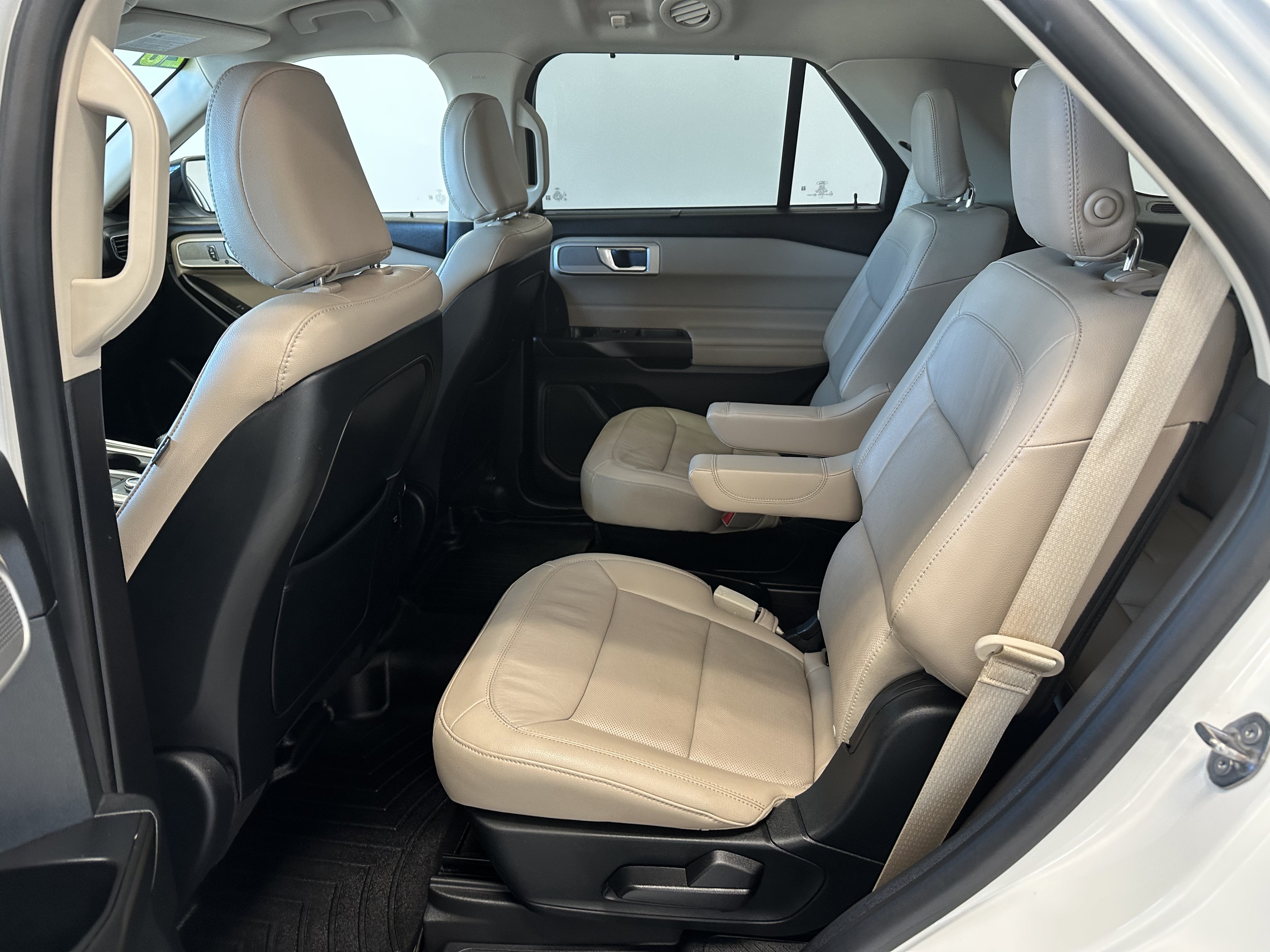 Used 2020 Ford Explorer Limited AWD/4WD image 13