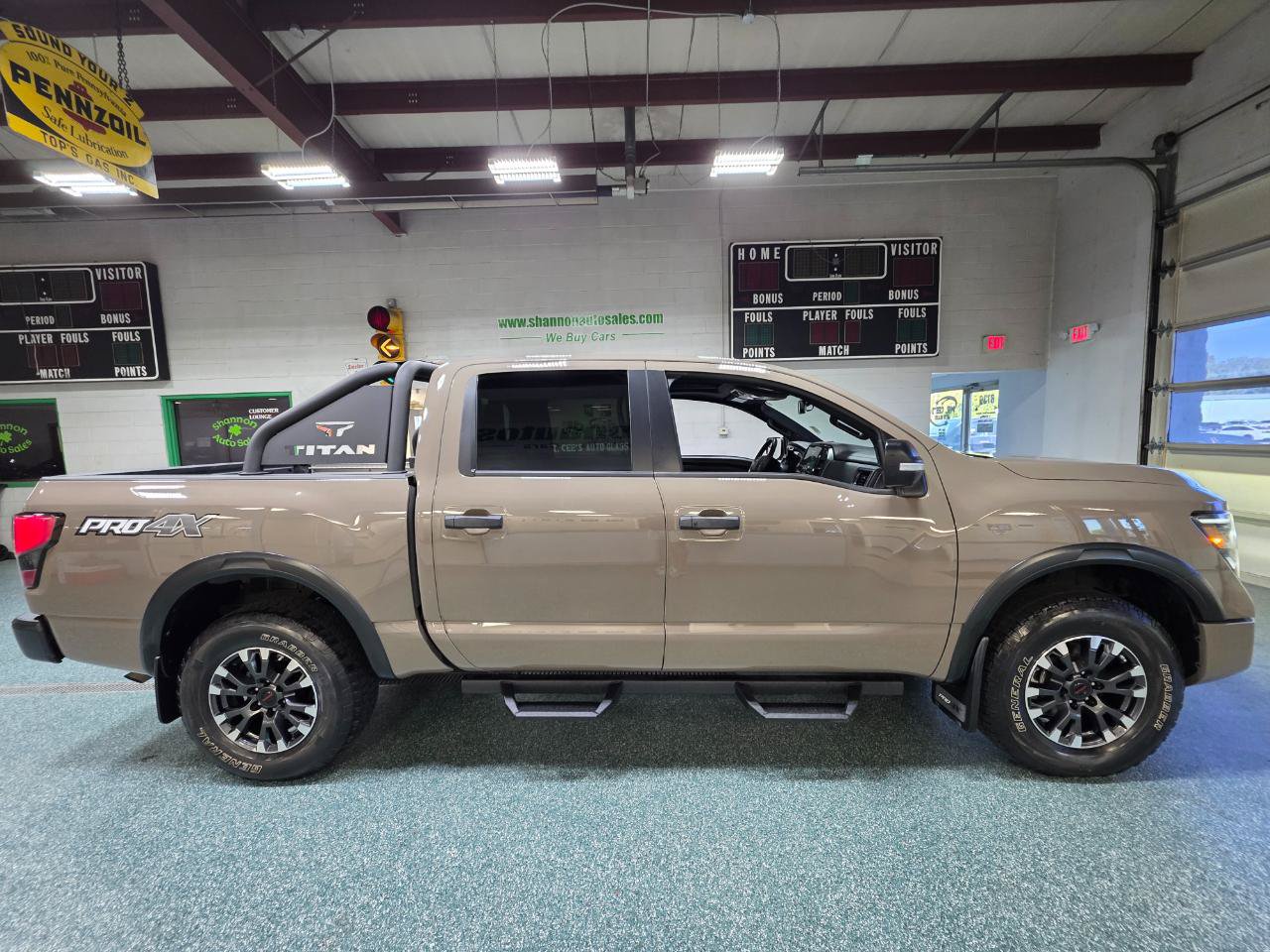 Used 2022 Nissan Titan PRO-4X w/ Pro-4x Convenience Package AWD/4WD image 5