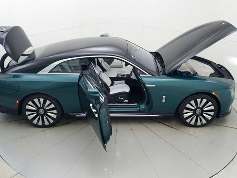 Used 2024 Rolls-Royce Spectre w/ Spectre Launch Package AWD/4WD image 27