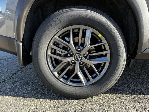 New 2026 Nissan Rogue S image 17