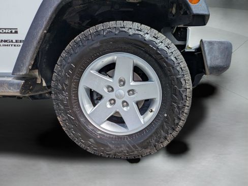 Used 2017 Jeep Wrangler Unlimited Sport w/ Quick Order Package 24S AWD/4WD image 11