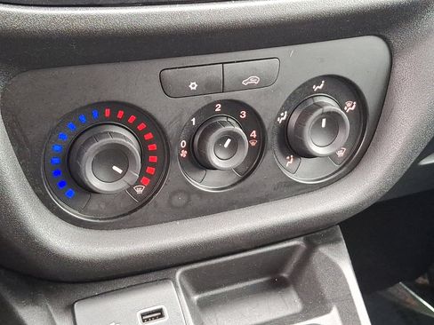 Used 2022 RAM ProMaster City Wagon image 16