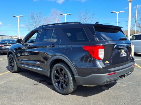 Used 2020 Ford Explorer XLT w/ Class III Trailer Tow Package image 10