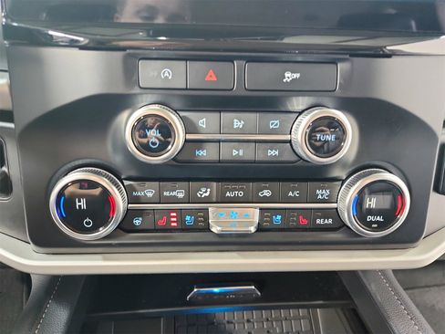 Used 2024 Ford Expedition Max XLT image 32