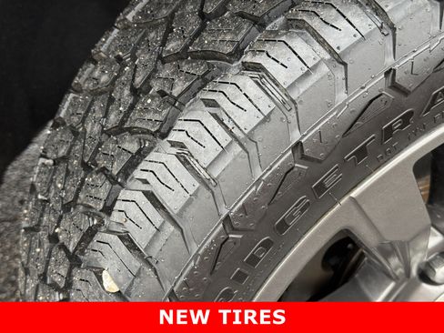 Used 2017 GMC Yukon XL Denali w/ Open Road Package image 9