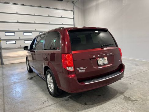Used 2020 Dodge Grand Caravan SXT w/ Driver Convenience Group FWD image 8