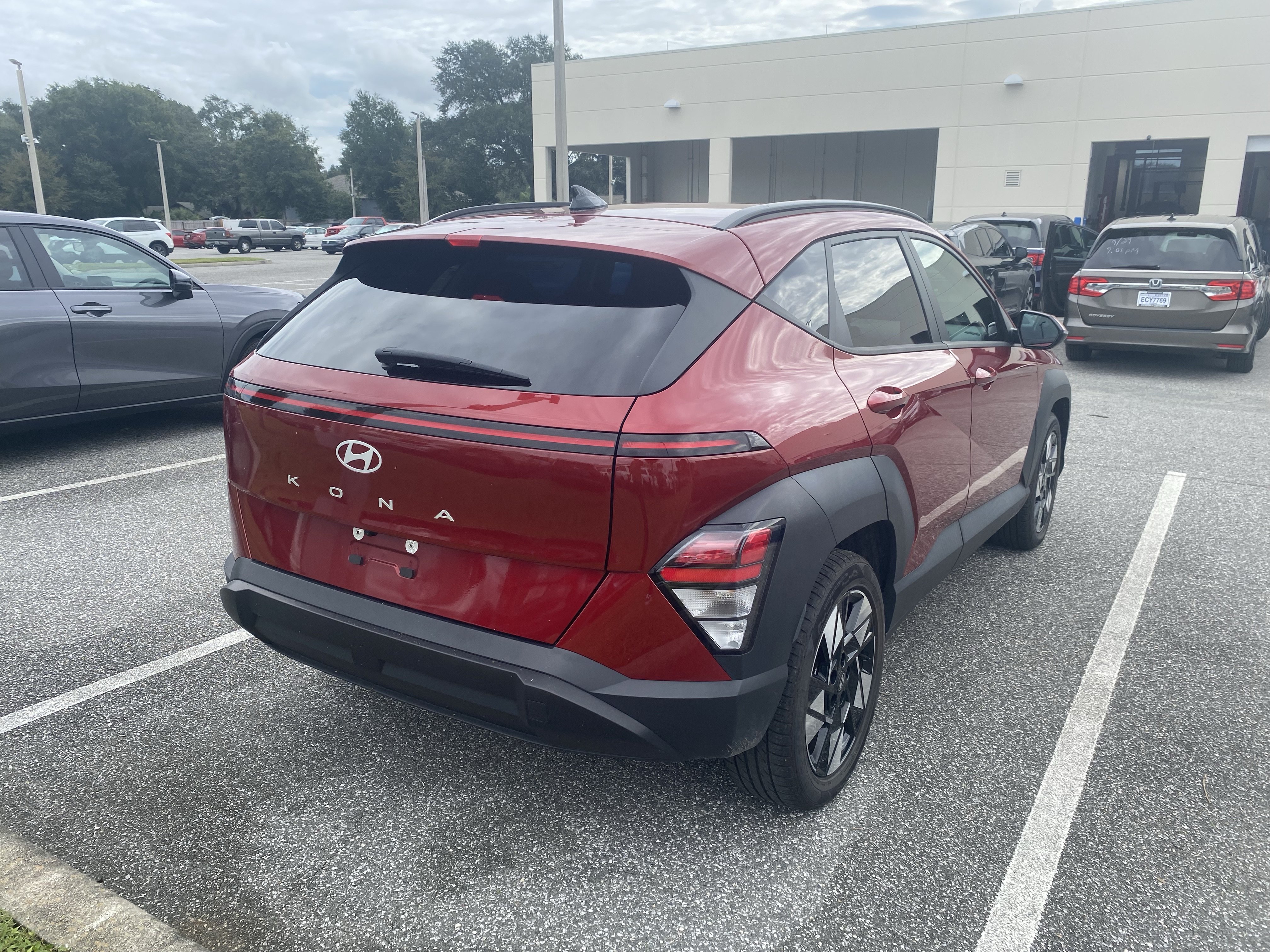 Used 2024 Hyundai Kona SEL FWD image 8