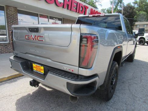 Used 2025 GMC Sierra 2500 AT4 AWD/4WD image 12