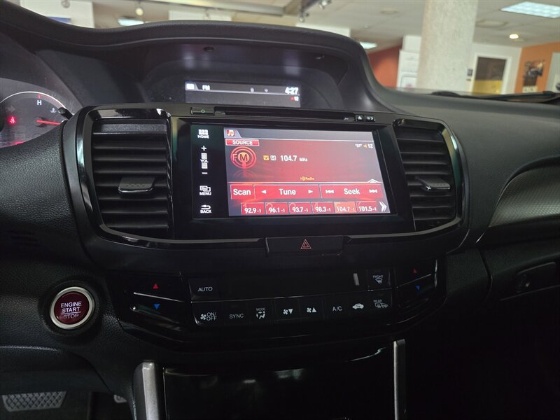 Used 2017 Honda Accord EX image 21