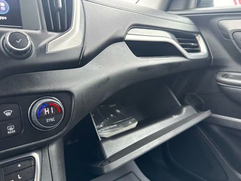 Used 2024 GMC Terrain SLT AWD/4WD image 30