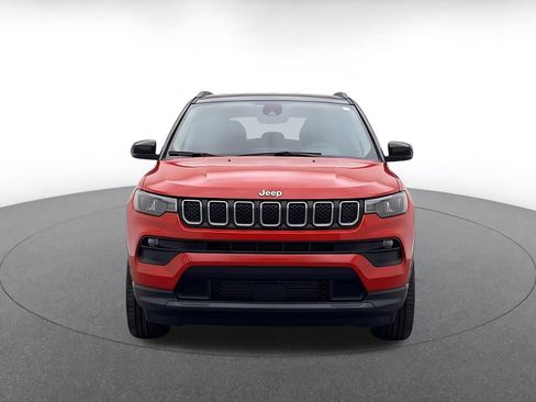 Used 2025 Jeep Compass Limited AWD/4WD image 2