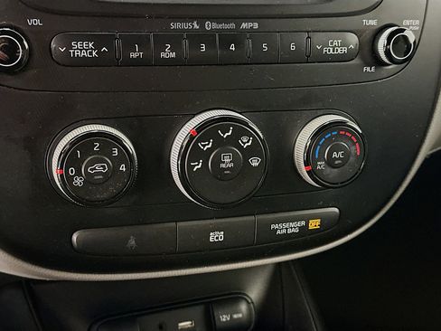 Used 2015 Kia Soul FWD image 22