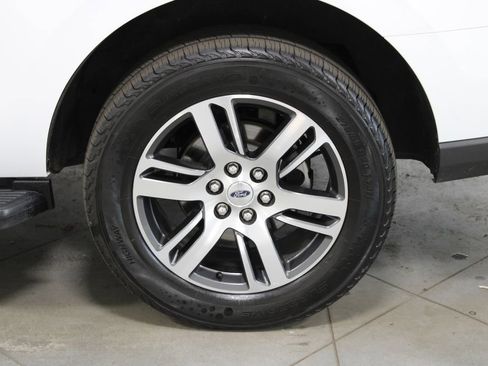 Used 2024 Ford Expedition Limited image 18