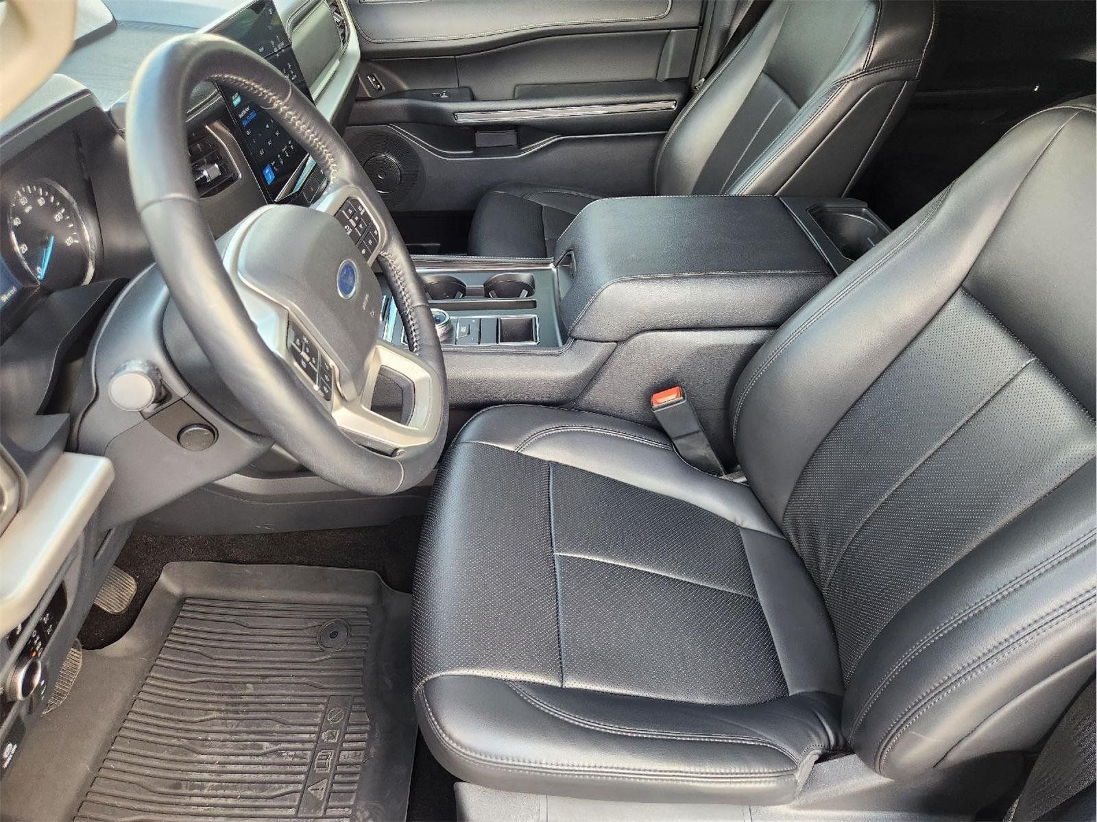 Used 2023 Ford Expedition XLT RWD image 13