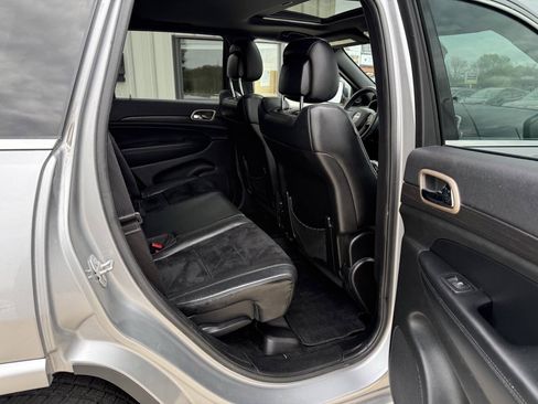 Used 2015 Jeep Grand Cherokee Altitude AWD/4WD image 12