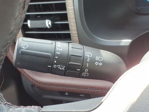 Used 2023 Ford Expedition Limited AWD/4WD image 25