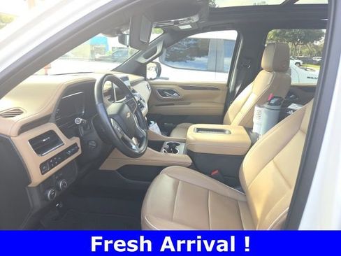 Used 2023 Chevrolet Suburban Premier image 4