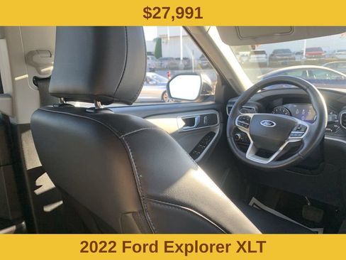 Used 2022 Ford Explorer XLT w/ Equipment Group 202A image 2