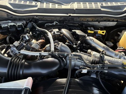 Used 2017 Ford F250 Lariat w/ Lariat Ultimate Package image 32