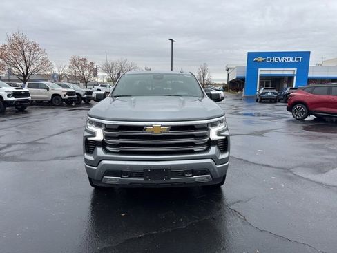 Used 2023 Chevrolet Silverado 1500 High Country w/ Technology Package image 2