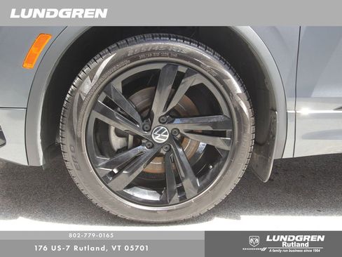 Used 2023 Volkswagen Tiguan SE R-Line image 40