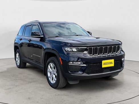 Used 2023 Jeep Grand Cherokee Limited AWD/4WD image 3