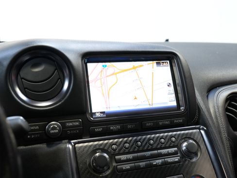 Used 2012 Nissan GT-R Premium image 38