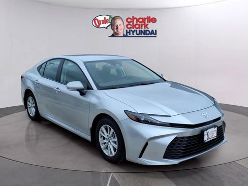 Used 2026 Toyota Camry LE FWD image 7